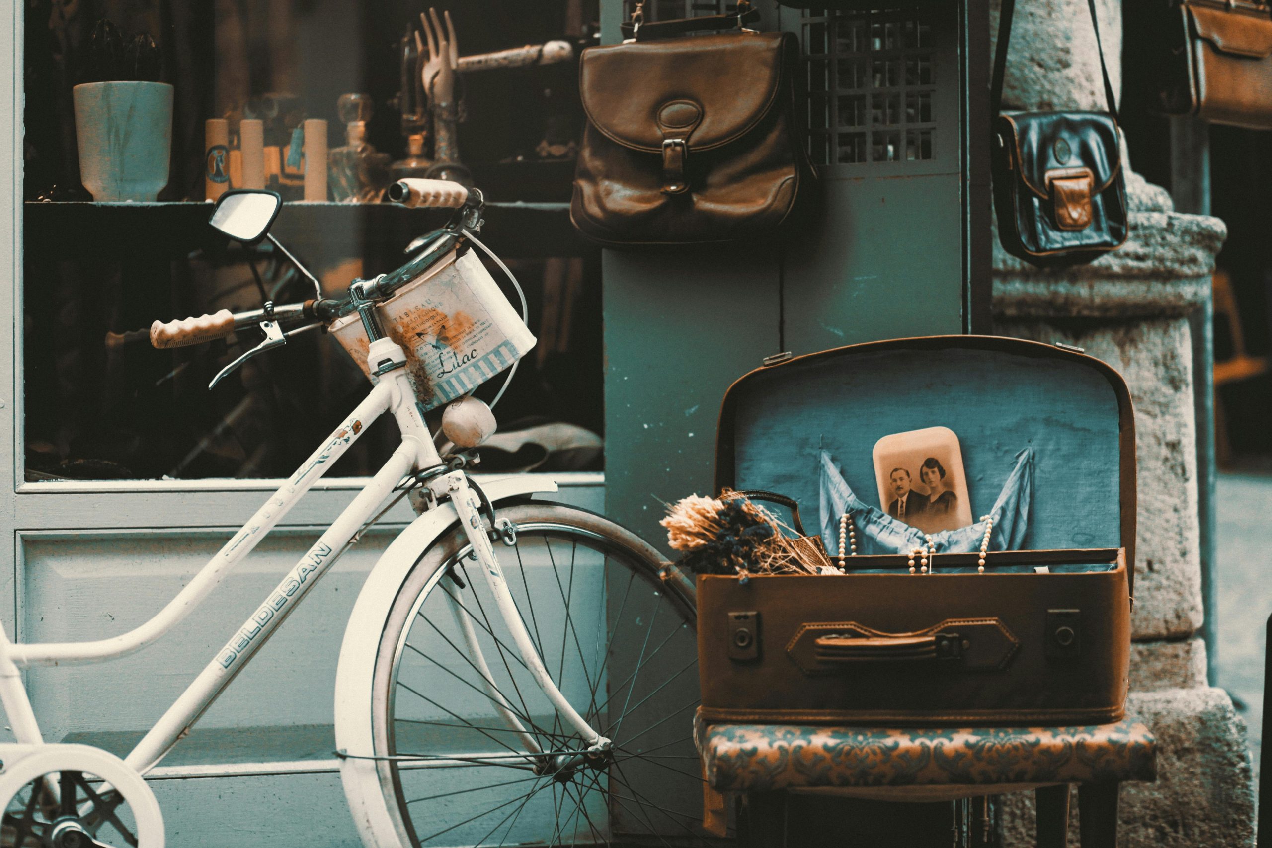 Downsizing Family Heirlooms - Conversations with your Kids | Unclutterednw.com